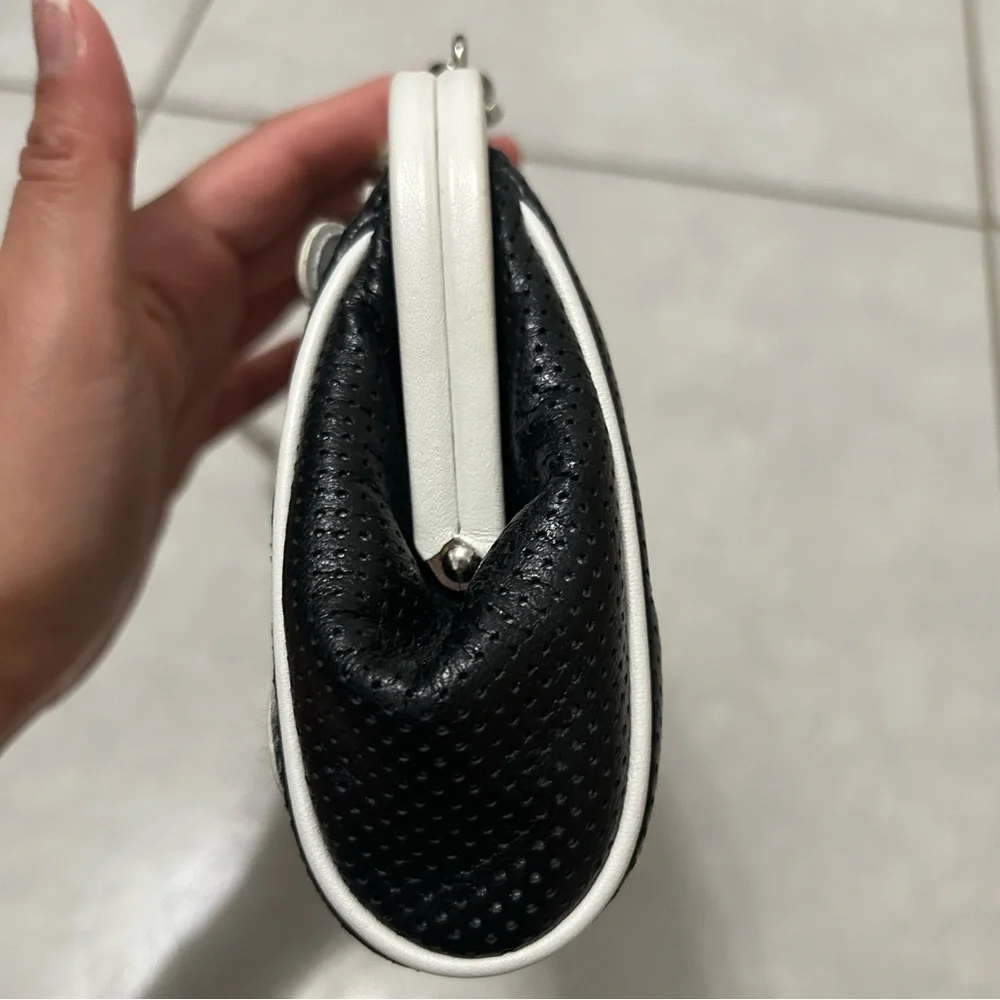 Isabella Fiore daisy embellished black leather shoulder purse - Picture 5 of 12